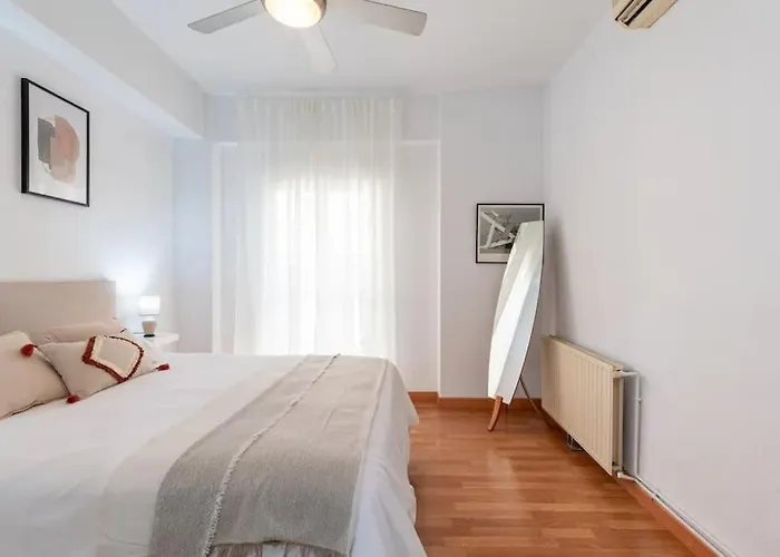 דירה Amplio Piso De 80m2 En Pleno Centro סביליה